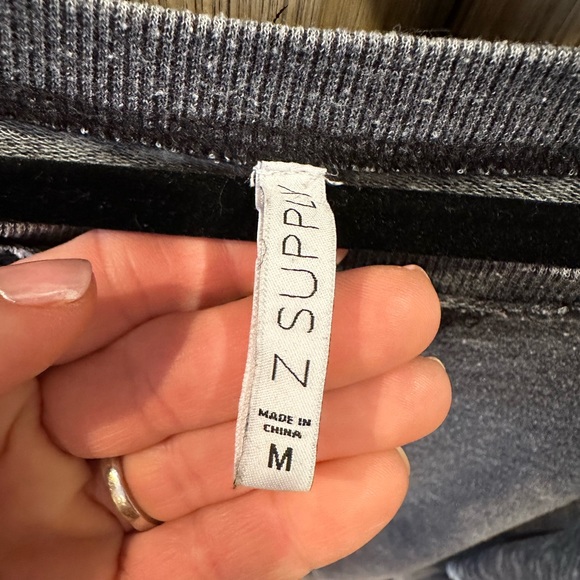 Z Supply Sweatshirt - Picture 3 of 5